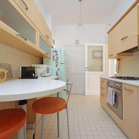 Parioli, Bright And Quiet 2br By Halldis Рим